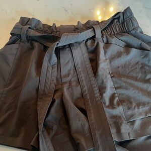 Athleta Paperbag Waist Utility Shorts – Belted, Charcoal Gray, Size 6